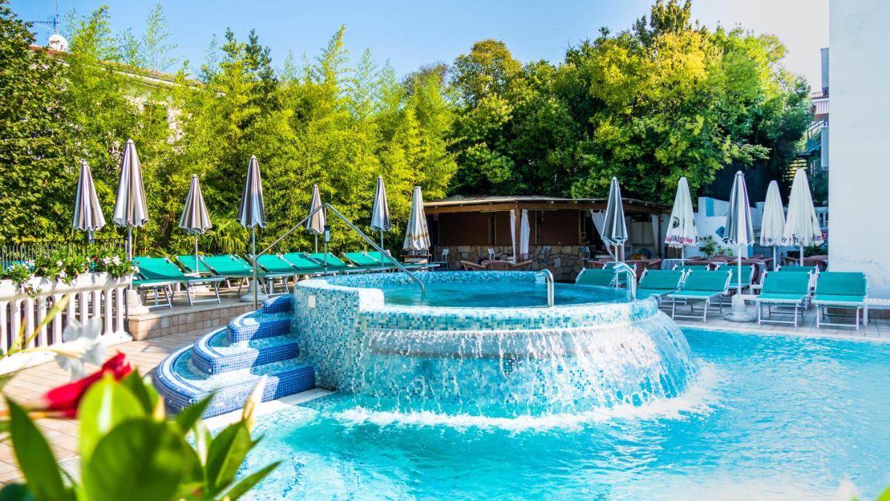 Hotel Smeraldo لاتيزي المظهر الخارجي الصورة