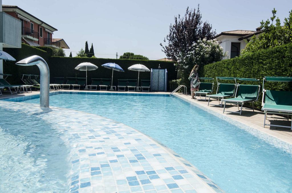 Hotel Smeraldo لاتيزي المظهر الخارجي الصورة