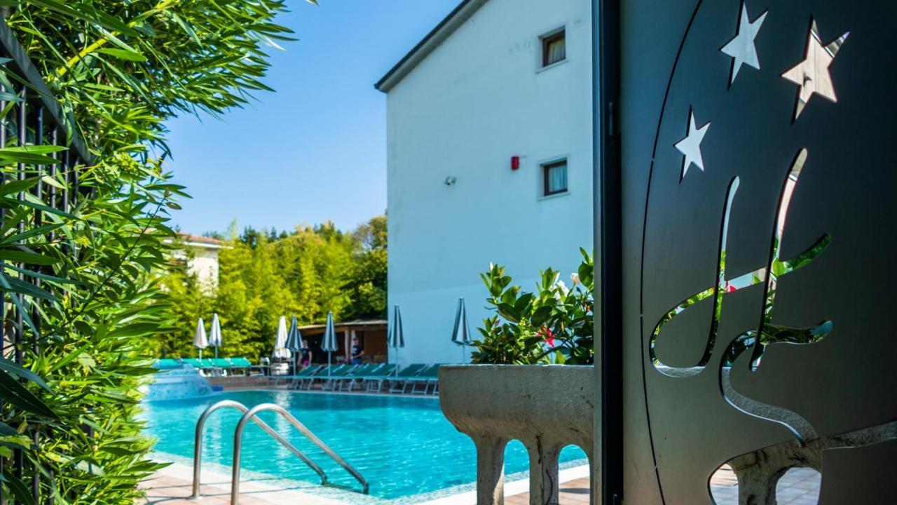 Hotel Smeraldo لاتيزي المظهر الخارجي الصورة